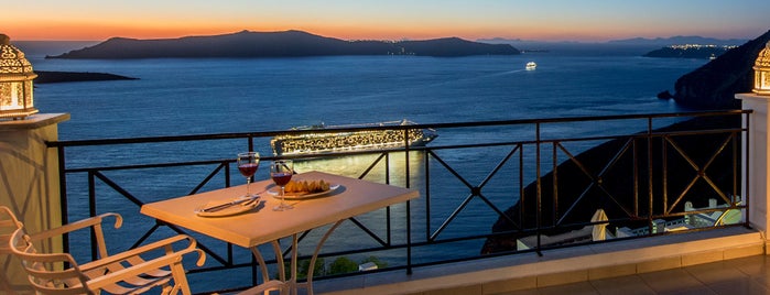 Villa Renos is one of Santorini hotels.