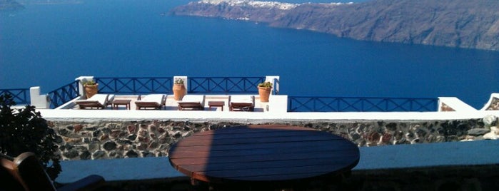 Ilioperato is one of Santorini hotels.