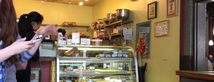 Kelly's Bakery and Cafe, Inc. is one of Lieux qui ont plu à Brett.
