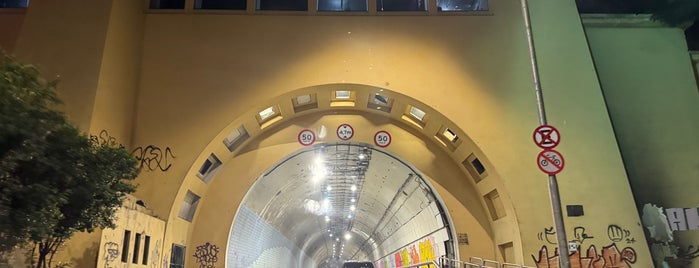 Túnel 9 de Julho (Daher Elias Cutait) is one of Sampa de Carro.
