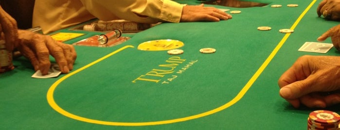 Taj Mahal Poker Room is one of Sandra'nın Beğendiği Mekanlar.