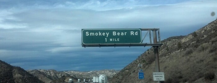 Smokey Bear Rd is one of Lugares favoritos de Senel.