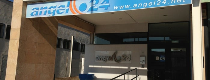 Angel 24 is one of สถานที่ที่ Francisco ถูกใจ.