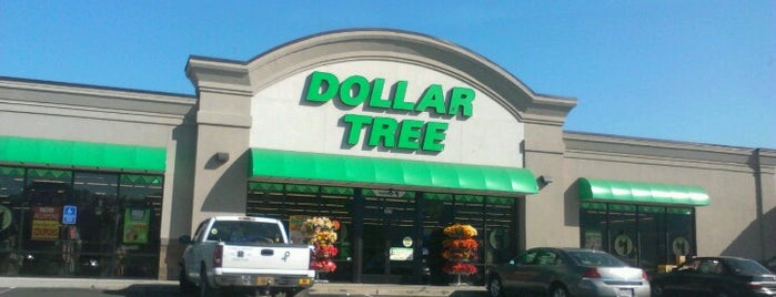 Dollar Tree is one of Tempat yang Disukai Namcy💋.