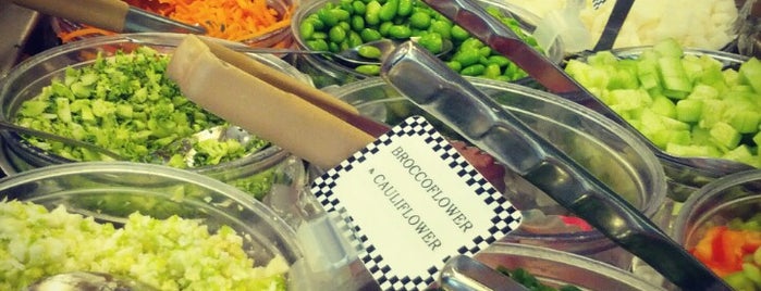 Mrs. Winston's Green Grocery is one of Locais curtidos por Magnus.