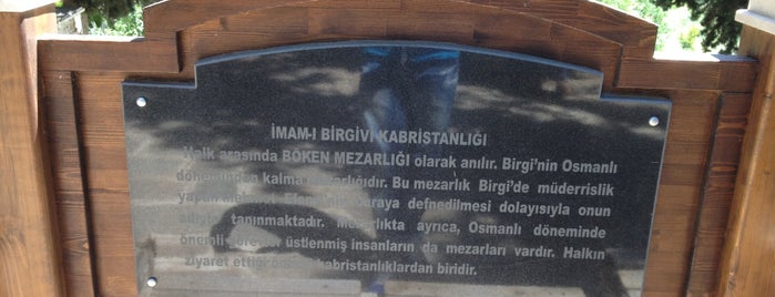 İmam Birgivî Kabristanlığı is one of Birgi.