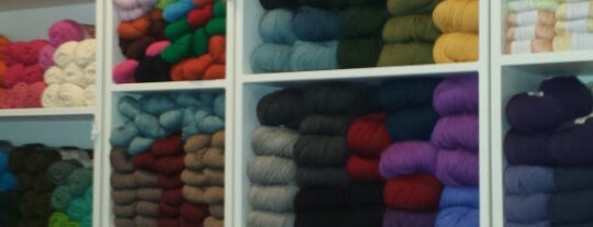 Mind's Eye Yarns is one of Lugares favoritos de Rachel.