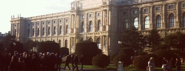 自然史博物館 is one of Vienna.