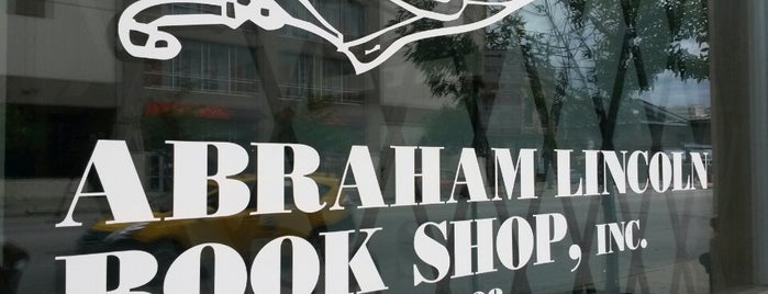 Abraham Lincoln Book Shop is one of Tempat yang Disimpan Alyssa.