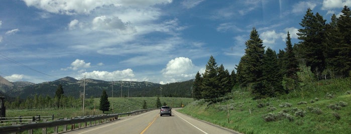 Continental Divide is one of Tempat yang Disukai Lizzie.