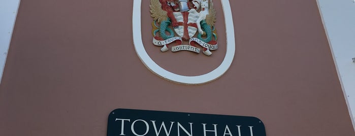 St. George's Town Hall is one of Locais curtidos por Anna.