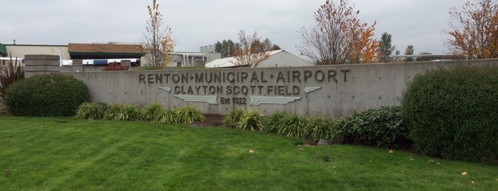 Renton Municipal Airport - Clayton Scott Field (RNT) is one of Locais curtidos por Sandro.