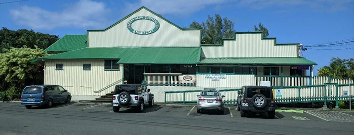Pāpa'aloa Country Store & Cafe is one of สถานที่ที่ Glenn ถูกใจ.