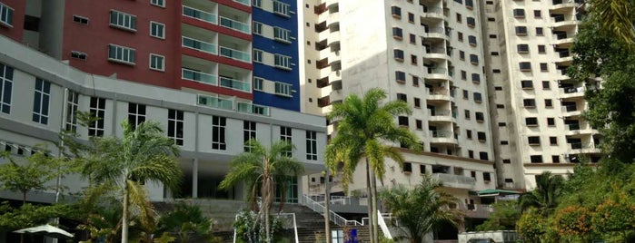 Lumut Valley Resort Condominium is one of JAMES’s Liked Places.
