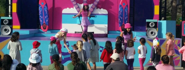 LEGO Friends Forever Stage is one of Lieux qui ont plu à Ryan.