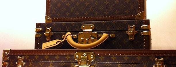 Louis Vuitton is one of Davidさんの保存済みスポット.
