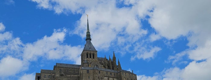 Abbaye du Mont-Saint-Michel is one of モン・サン・ミッシェルに行ったらココに行く！ Vol.1.