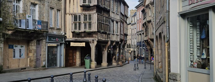 Dinan is one of Bretagne.