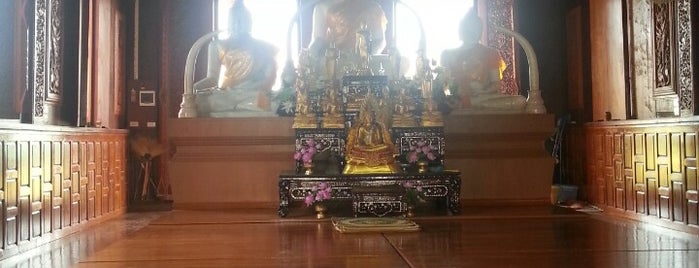 Ao Noi Temple is one of huahin.