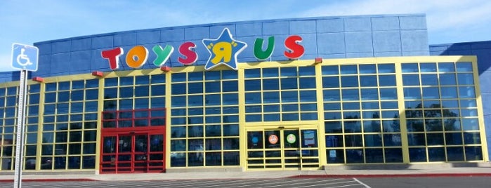 Toys"R"Us is one of Justin : понравившиеся места.