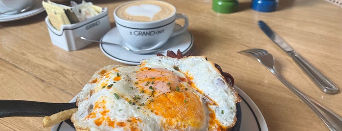 Le Grand Café & Brasserie is one of Brunch.