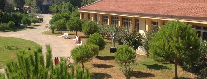 Buca Işılay Saygın Güzel Sanatlar Lisesi is one of Posti che sono piaciuti a Pinar.