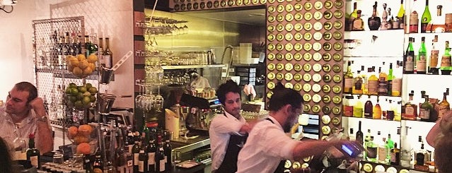 Bar Ampère is one of Tempat yang Disukai Michael.