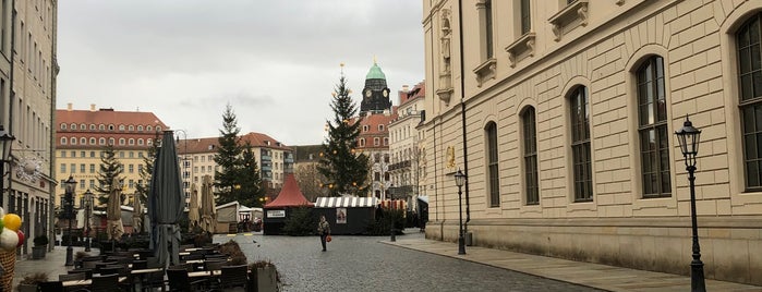 Advent auf dem Neumarkt is one of Weihnachtsmärkte 2.