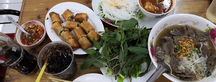 มุก อาหารเวียดนาม is one of Places In Soi Chock Chai Ruam Mit.