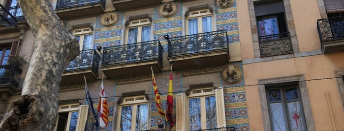 Plaça Reial is one of To-Visit (Barcelona).