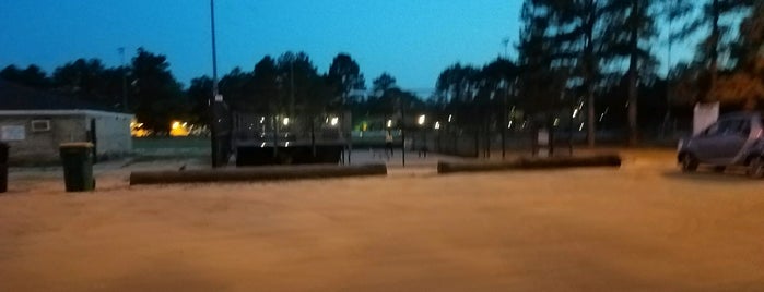 Hope Mills Skatepark is one of Orte, die Ya'akov gefallen.