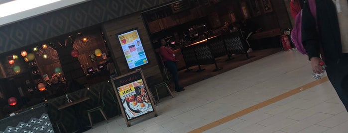 Nando's is one of Jonさんのお気に入りスポット.