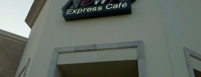Newk's Express Café is one of Lugares favoritos de Scott.