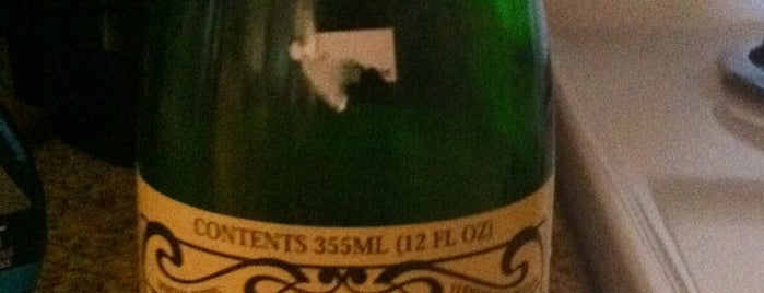 Lenox Beer, Wine and Deli is one of Lugares favoritos de Christopher.