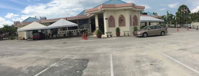 Masjid Salahuddin Desa Bayu is one of Masjid & Surau,MY #6.