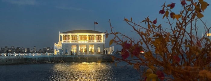 Kayıkhane Restaurant is one of สถานที่ที่ Cem ถูกใจ.