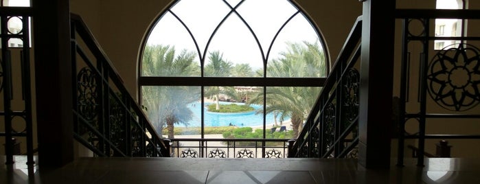 Sultana Restaurant, Al Husn, Bar Al Jissah Shangri-la Muscat is one of Tempat yang Disimpan Sureyya.