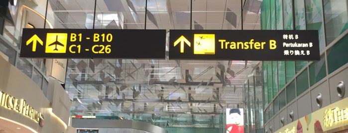 Международный аэропорт «Чанги» (SIN) is one of Let's Go To.