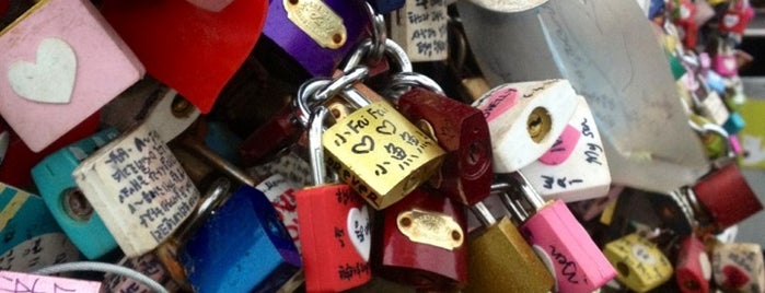 Nソウルタワー is one of Love Locks Locations.