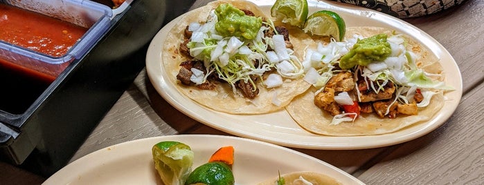 Tacos Guss is one of Libia Mitsuko 님이 좋아한 장소.