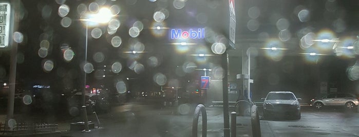 Mobil is one of Meiさんのお気に入りスポット.
