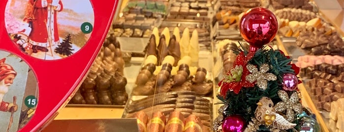 Teuscher Chocolates of Switzerland is one of Jess'in Beğendiği Mekanlar.