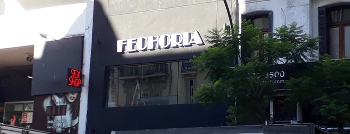 Fechoría is one of Los Que Se Fueron.