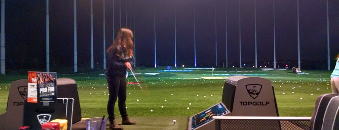 Topgolf is one of Juliaさんのお気に入りスポット.