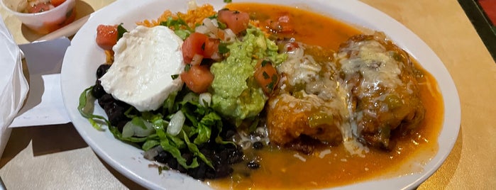 Chez Jose Mexican Restaurant is one of Posti che sono piaciuti a Garrett.