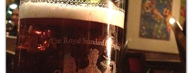 The Royal Standard of England is one of Orte, die Carl gefallen.