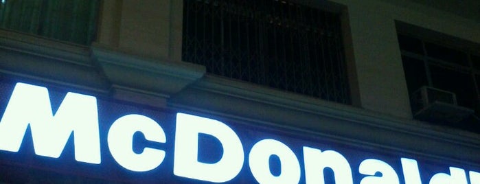 McDonald's is one of Locais curtidos por Andreia.