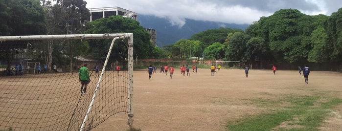Campito de Fútbol de la Facultad de Ciencias - UCV is one of Universidad Central de Venezuela.