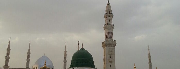 Masjid Nabawi is one of Mosques when you're away.
