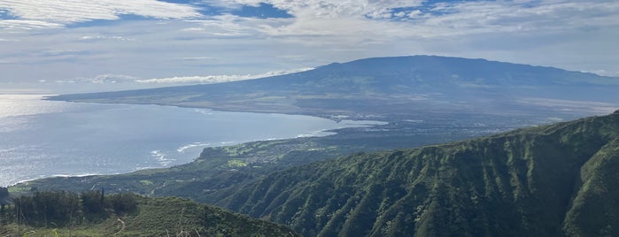 Waihee Ridge Summit is one of Maui, HI.